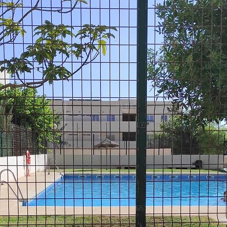 Habitaciones En Casa Compartida Retamar Almería Dış mekan fotoğraf
