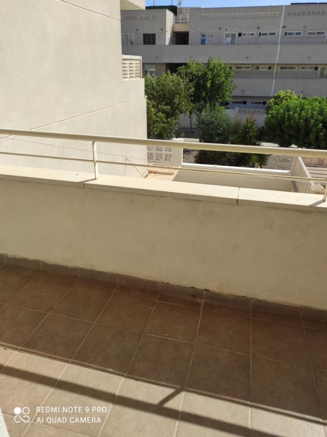 Habitaciones En Casa Compartida Retamar Almería Dış mekan fotoğraf