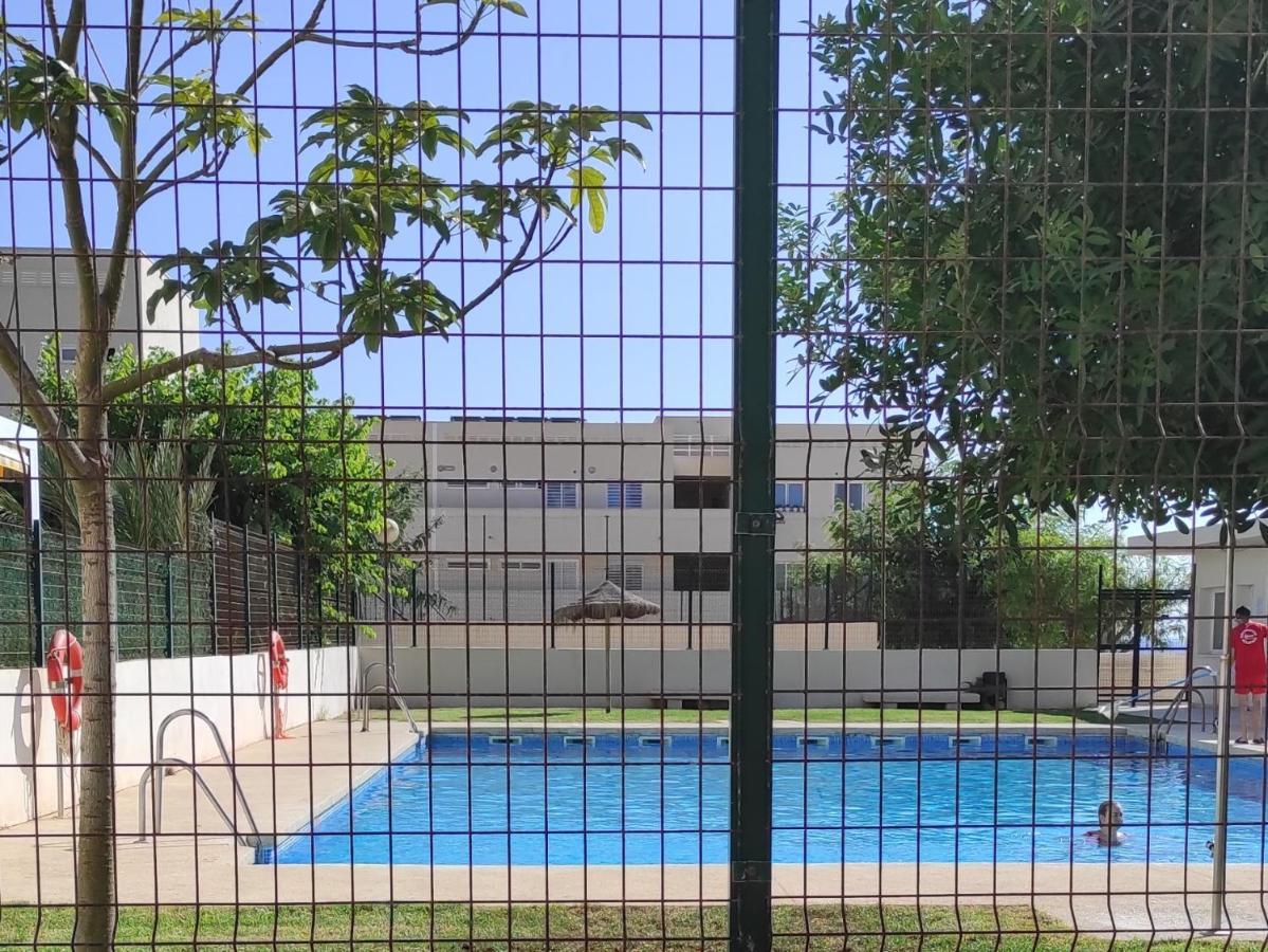Habitaciones En Casa Compartida Retamar Almería Dış mekan fotoğraf